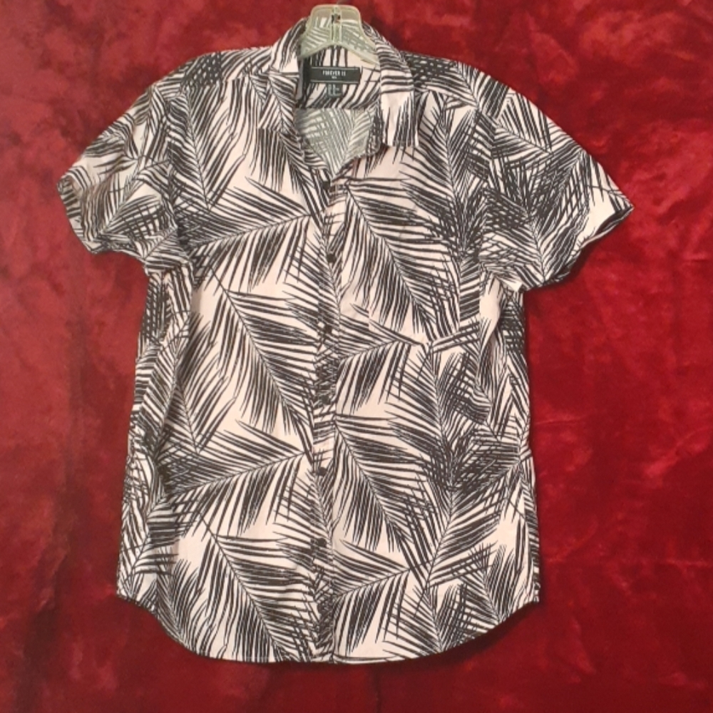 Forever 21 Men short sleeve shirt